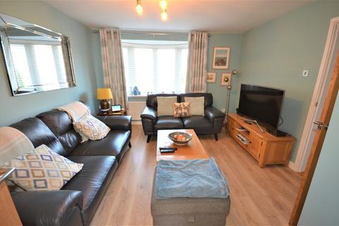 28 Thames Rise, Kettering, NN16 9JL