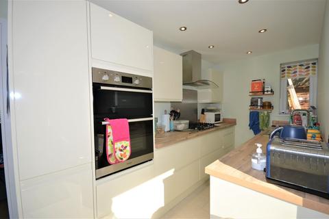 28 Thames Rise, Kettering, NN16 9JL
