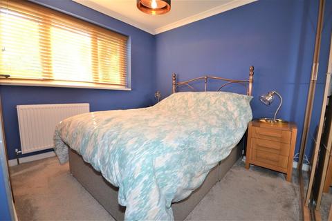 28 Thames Rise, Kettering, NN16 9JL