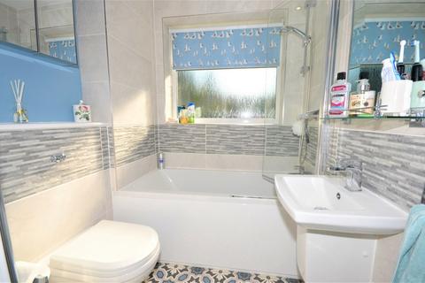 28 Thames Rise, Kettering, NN16 9JL