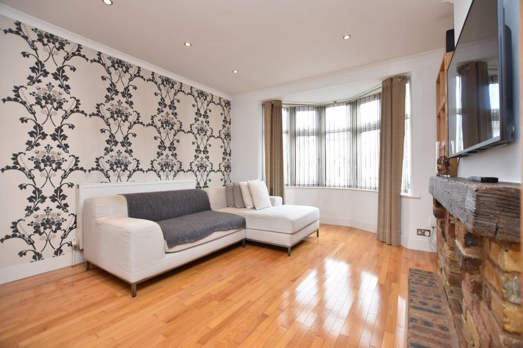 Wood End Avenue, South Harrow, HA2 8NX 3 bed semidetached house £585,000
