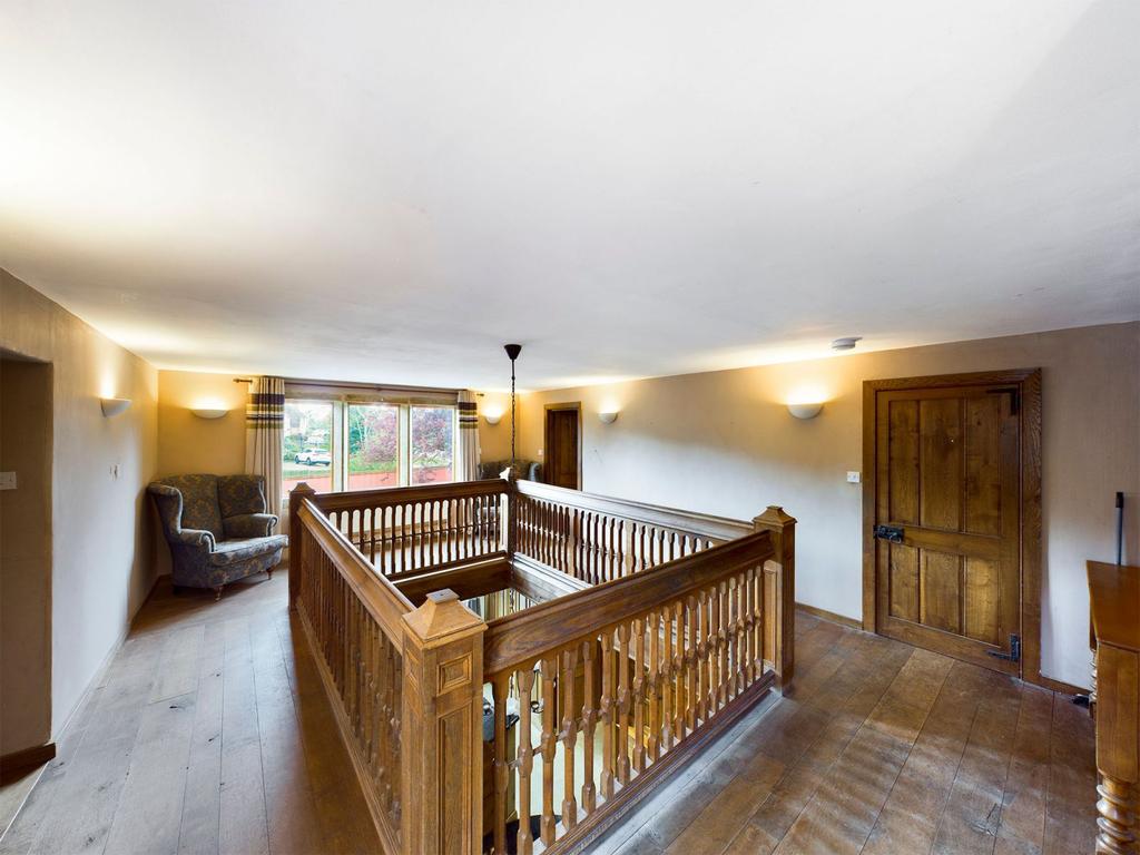 Ashby Road, Welton, Northampton NN11 2JS 4 bed semidetached house £