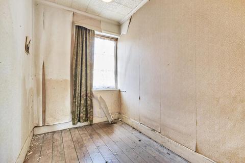 3 bedroom end of terrace house for sale - Waldron Road, Earlsfield