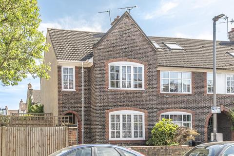 34 Waldron Road, London, SW18 3TE