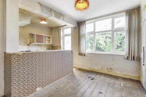 34 Waldron Road, London, SW18 3TE