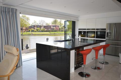 3 bedroom detached house for sale - Riverside, Staines-upon-Thames
