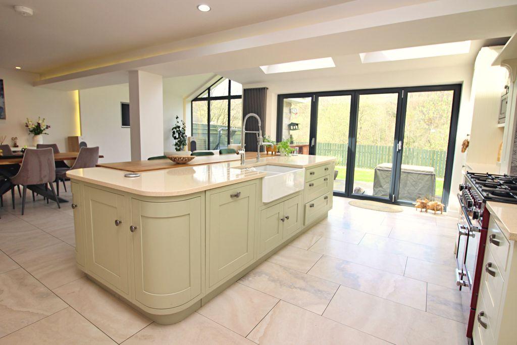 Fitted Breakfast Kitchen