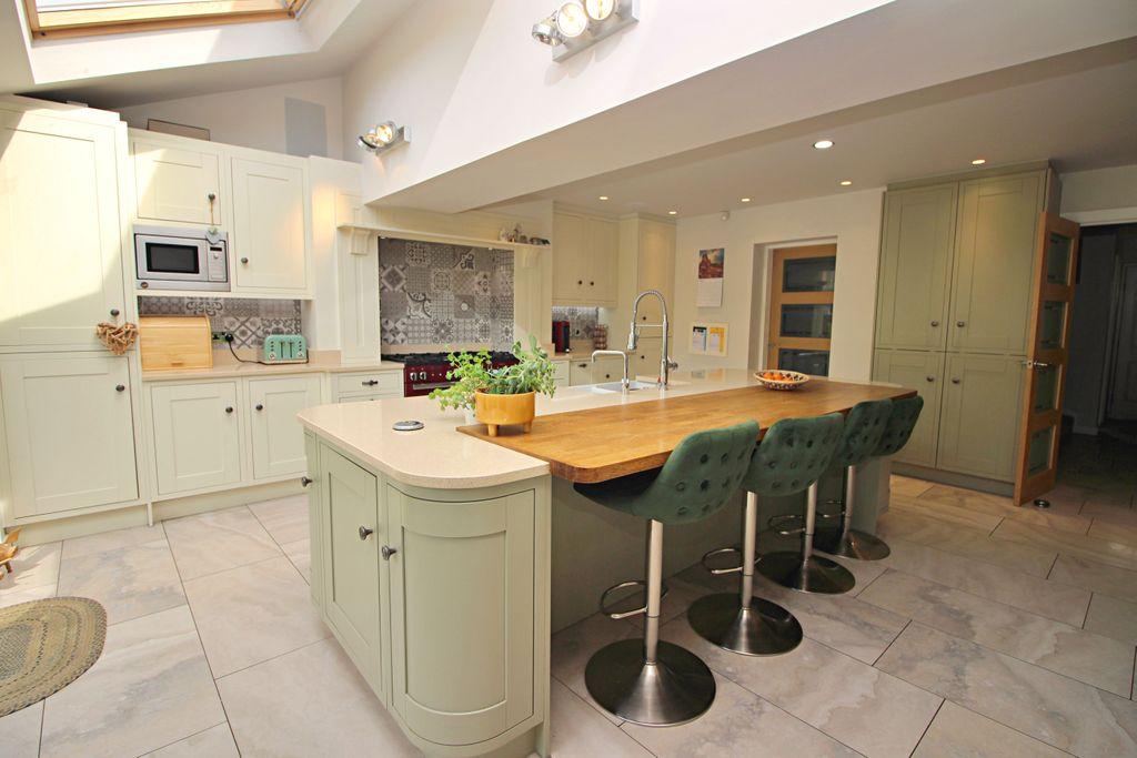 Fitted Breakfast Kitchen