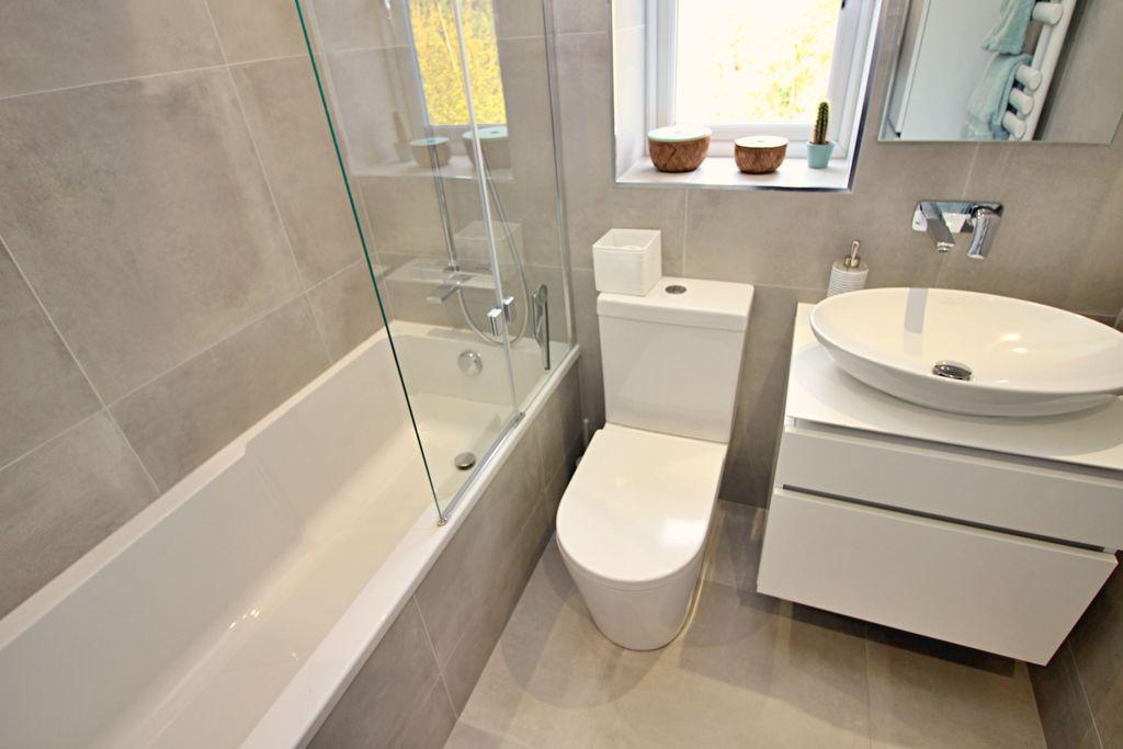 Family Main Bathroom