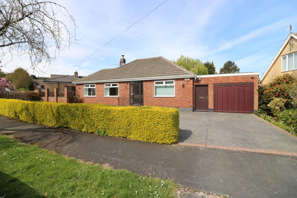 Wolfreton Garth, Kirk Ella 2 bed detached bungalow £850 pcm (£196 pw)