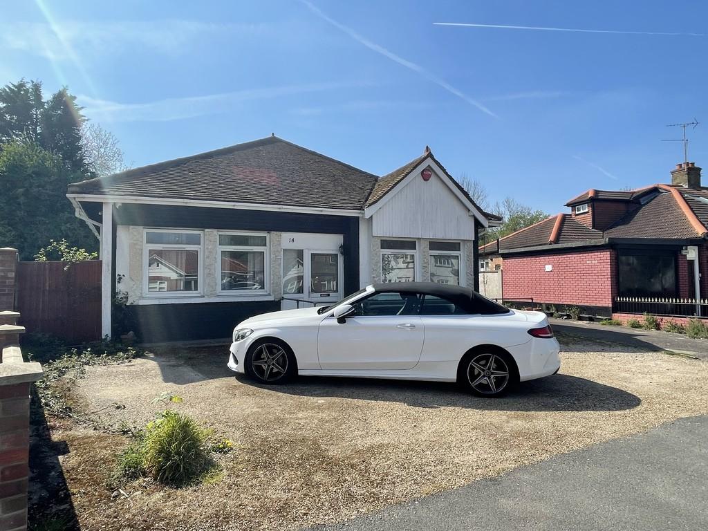 Beechcroft Gardens, Wembley, HA9 8EP 3 bed detached bungalow £899,999