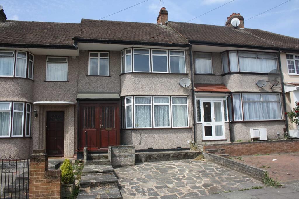 Girton Road, Northolt 3 bed terraced house £1,650 pcm (£381 pw)