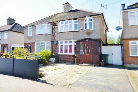 3 bedroom semi-detached house for sale - Knutsford Avenue, WD24