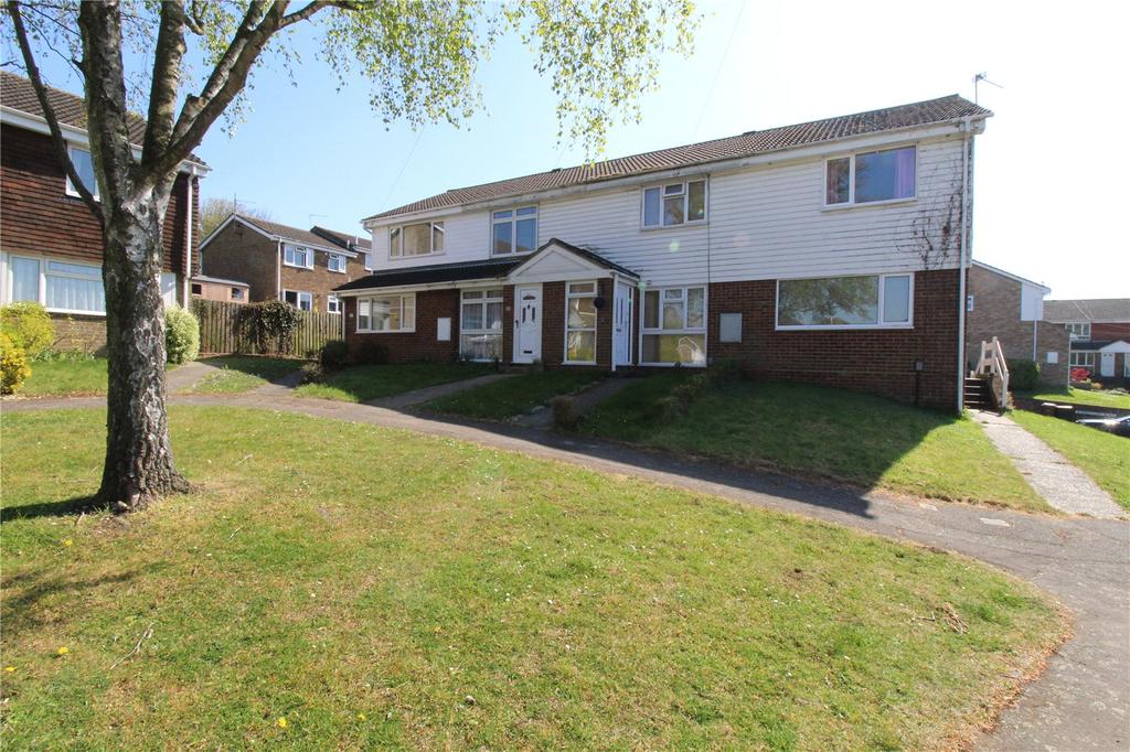 Nightingale Close, Rainham, Kent, ME8 2 bed terraced house £995 pcm