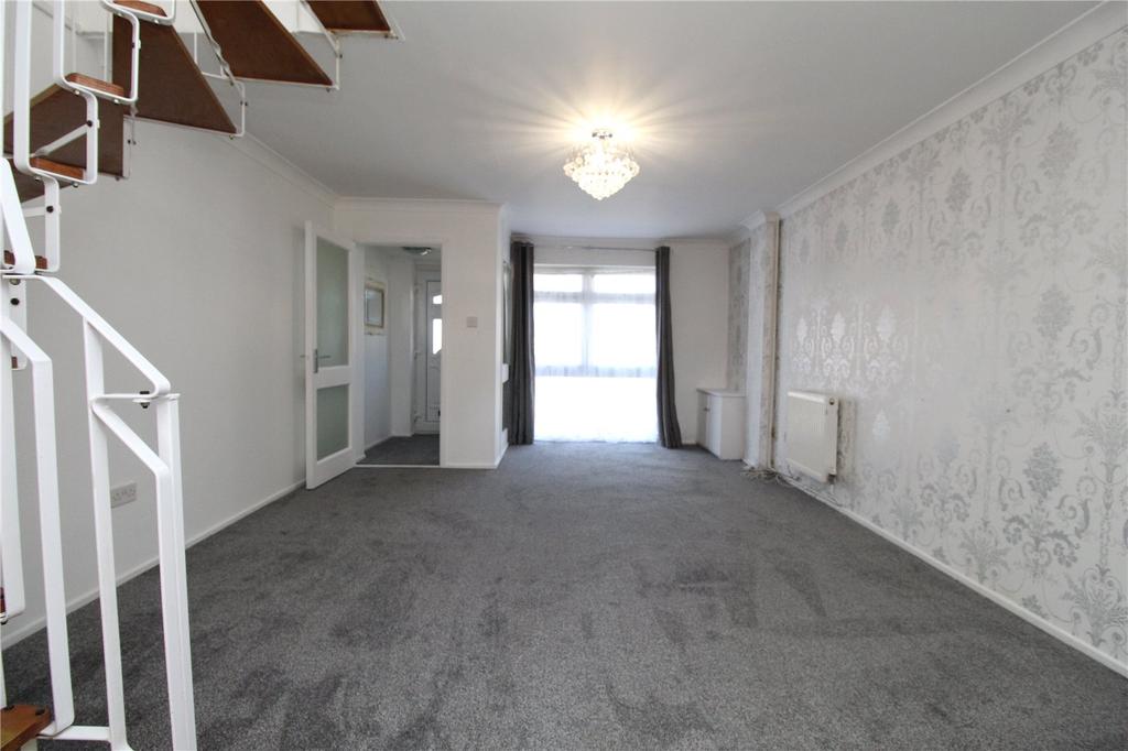 Nightingale Close, Rainham, Kent, ME8 2 bed terraced house £995 pcm