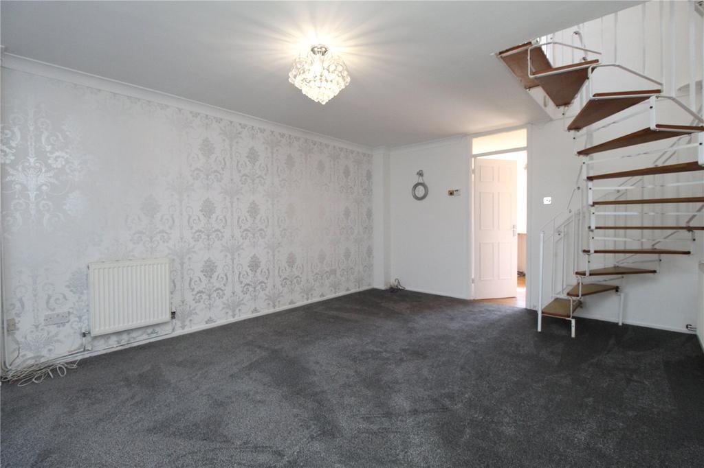 Nightingale Close, Rainham, Kent, ME8 2 bed terraced house £995 pcm
