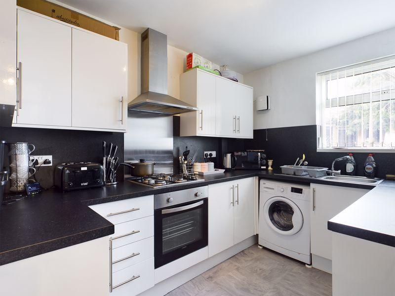 Trowbridge Road, Rumney, Cardiff CF3 1QL 2 bed ground floor flat £125,000