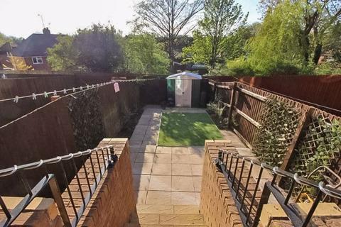25 Bell Tower Close, Walsall, WS3 3FB