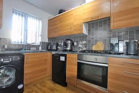 25 Bell Tower Close, Walsall, WS3 3FB