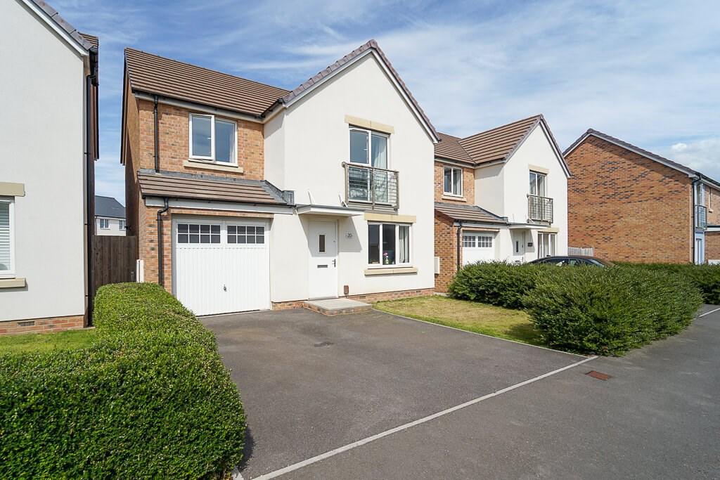 Hercules Road, Haywood Village, WestonSuperMare, BS24 4 bed detached house £365,000