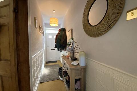 35 Huddersfield Road, Delph, Oldham, OL3 5EG