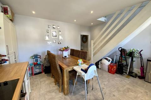 35 Huddersfield Road, Delph, Oldham, OL3 5EG