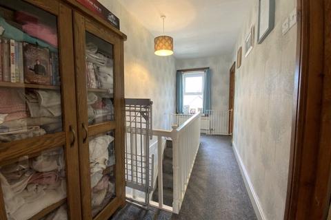 35 Huddersfield Road, Delph, Oldham, OL3 5EG