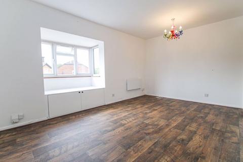 Studio to rent, Rabournmead Drive, Northolt