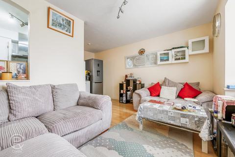 1 bedroom flat for sale, Cubitt Square, Southall, UB2