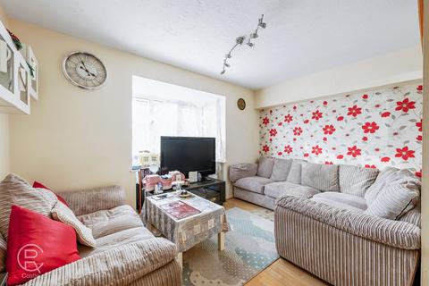 1 bedroom flat for sale, Cubitt Square, Southall, UB2