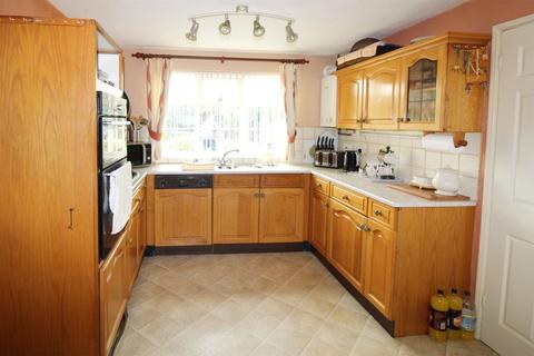 4 bedroom detached house for sale - Stanmore Gardens, Newport Pagnell, Buckinghamshire, MK16