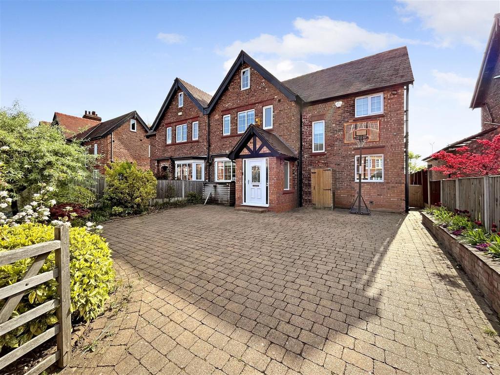 Clarendon Crescent, Sale 4 bed semidetached house £650,000