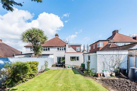 69 Oaks Avenue, Worcester Park, KT4 8XE