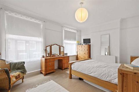 27 Watlington Grove, London, SE26 5RR