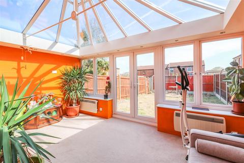 128 Hull Grove, Harlow, CM19 5RS
