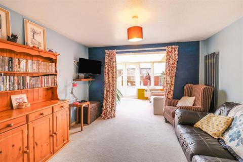 128 Hull Grove, Harlow, CM19 5RS