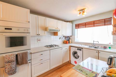 128 Hull Grove, Harlow, CM19 5RS