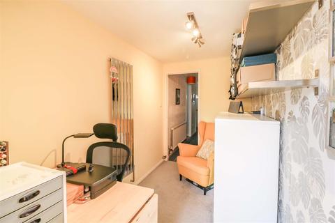 128 Hull Grove, Harlow, CM19 5RS