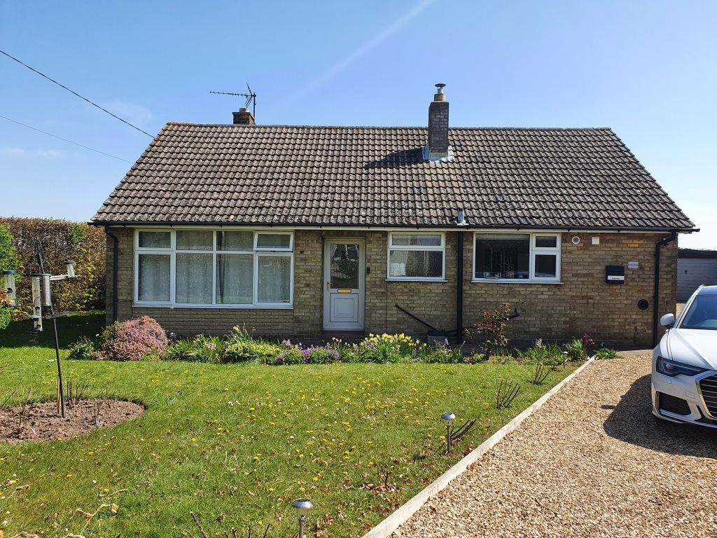 STOCKWELL GATE, WHAPLODE 3 bed bungalow £925 pcm (£213 pw)