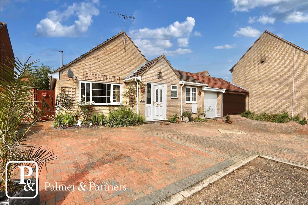 Dawson Drive, Trimley St. Mary... 3 bed bungalow for sale £325,000