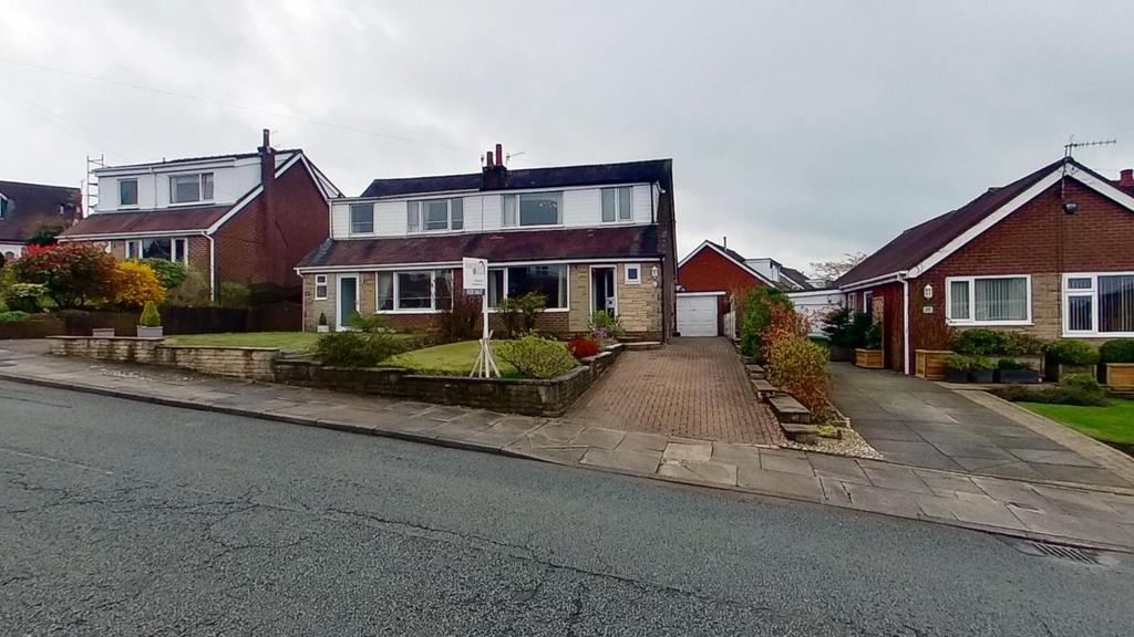 Shaftesbury Avenue, Burnley 3 bed semidetached house £185,000