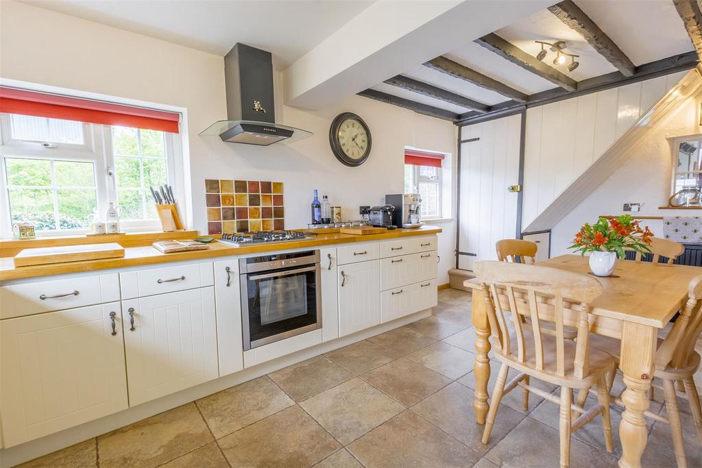 Farmhouse breakfast kitchen