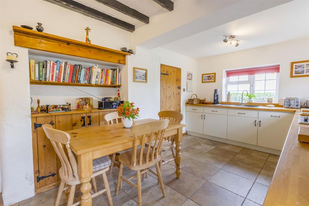 Farmhouse breakfast kitchen