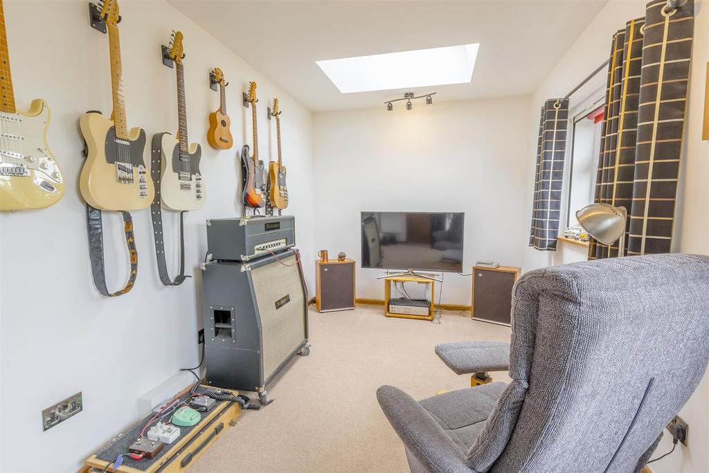 Sitting/music room/bedroom 3