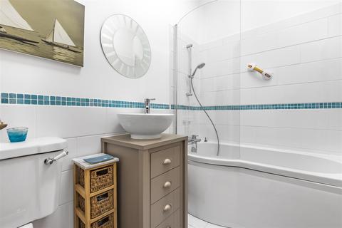 3, Courtyard Cottages Holman Park, Camborne, TR14 8FD
