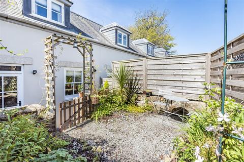 3, Courtyard Cottages Holman Park, Camborne, TR14 8FD