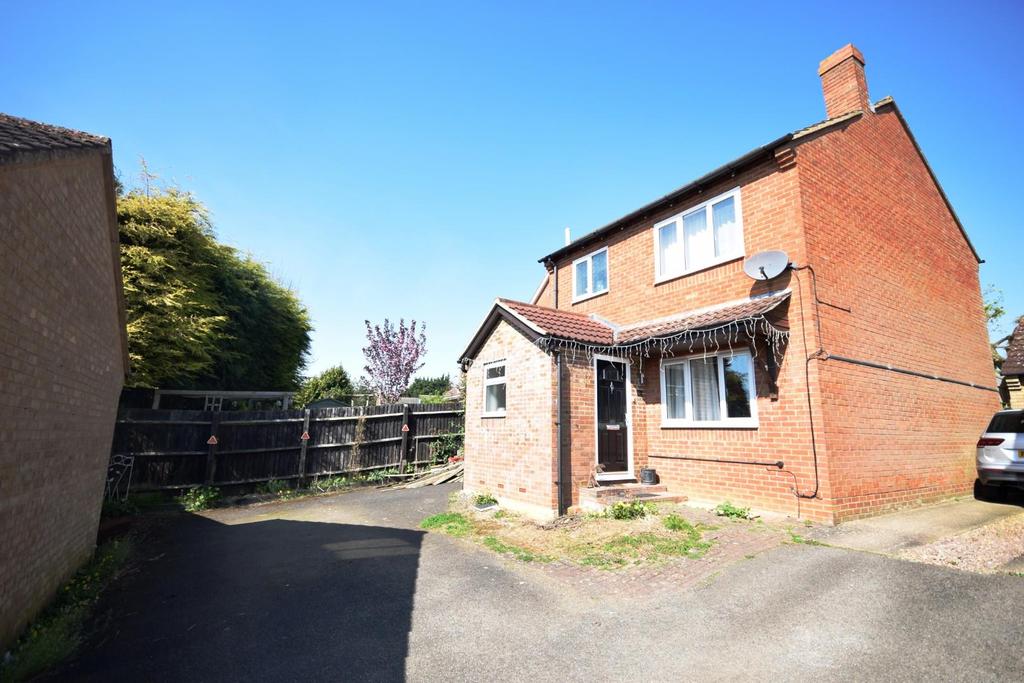 Westmorland Drive, Desborough, Kettering 3 bed detached house £259,950