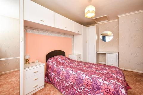 18 Brooks Close, Whitchurch, RG28 7JU