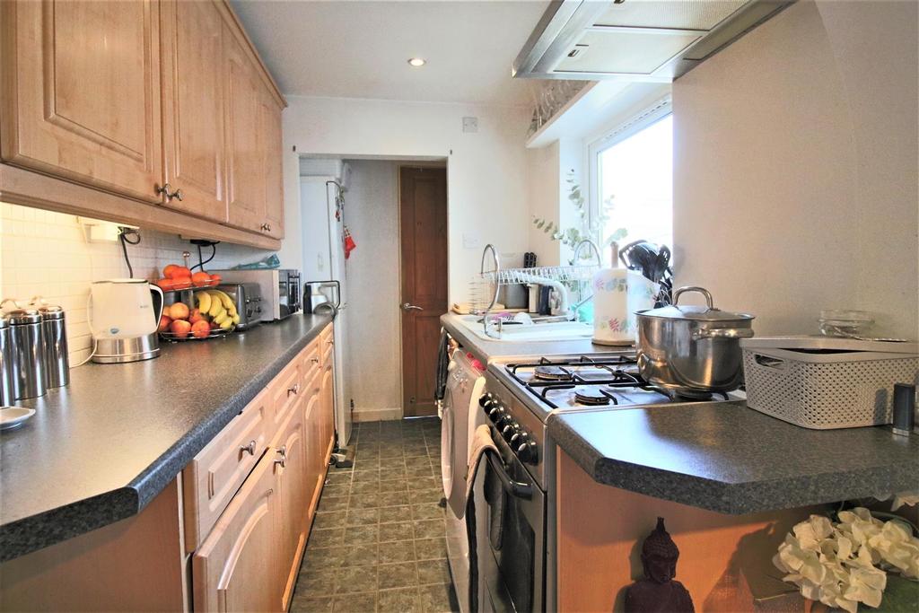 Kitchen a.jpg