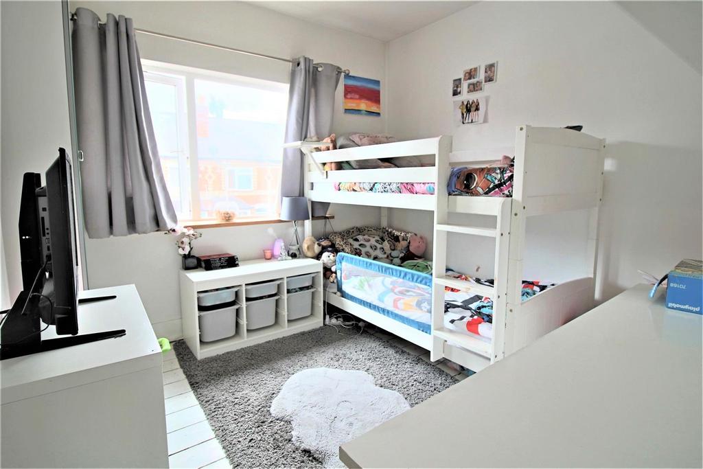 Bedroom 1.jpg